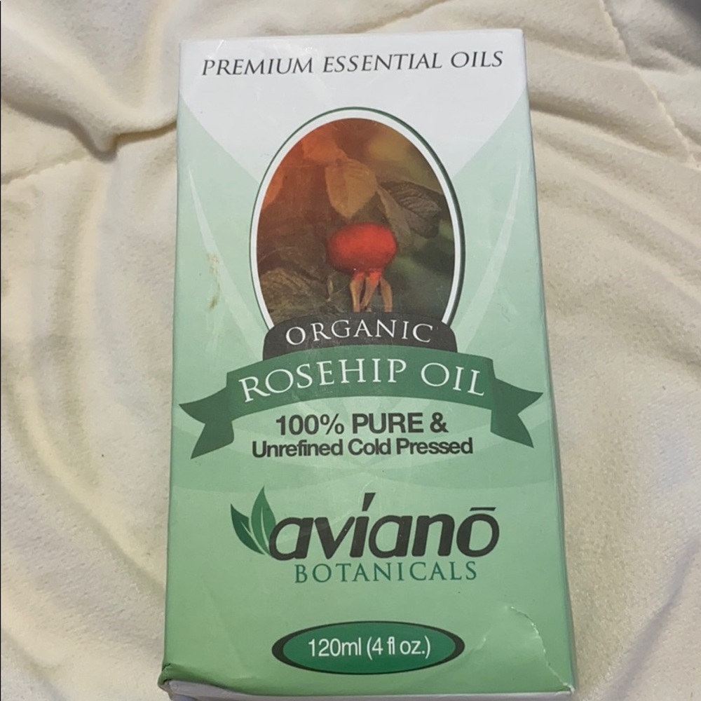 Aviano organic rosehip oil